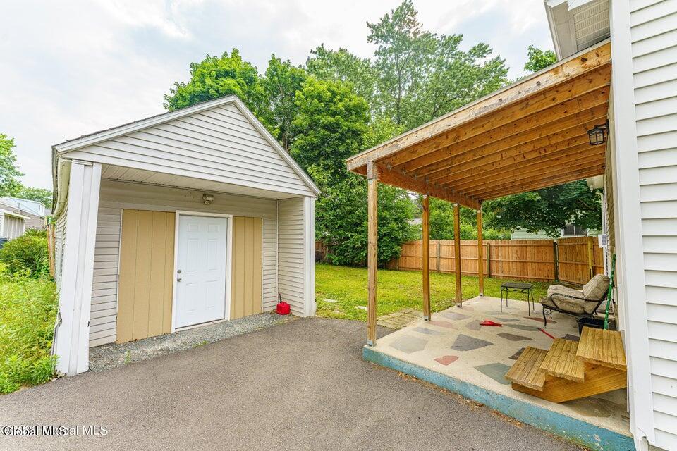 74 MacArthur Drive