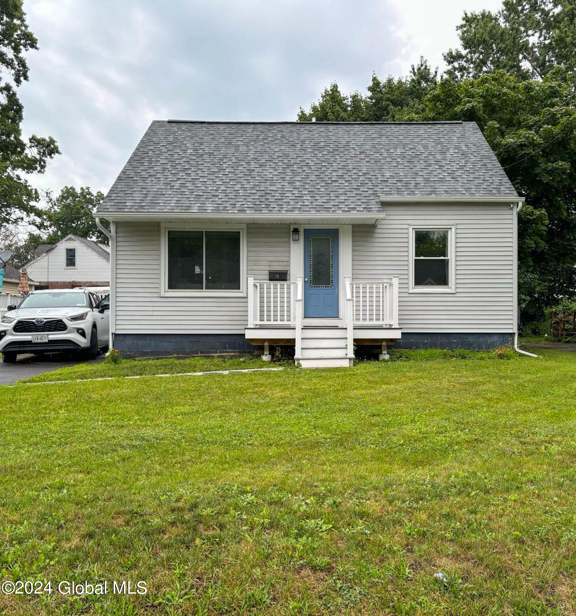 74 MacArthur Drive