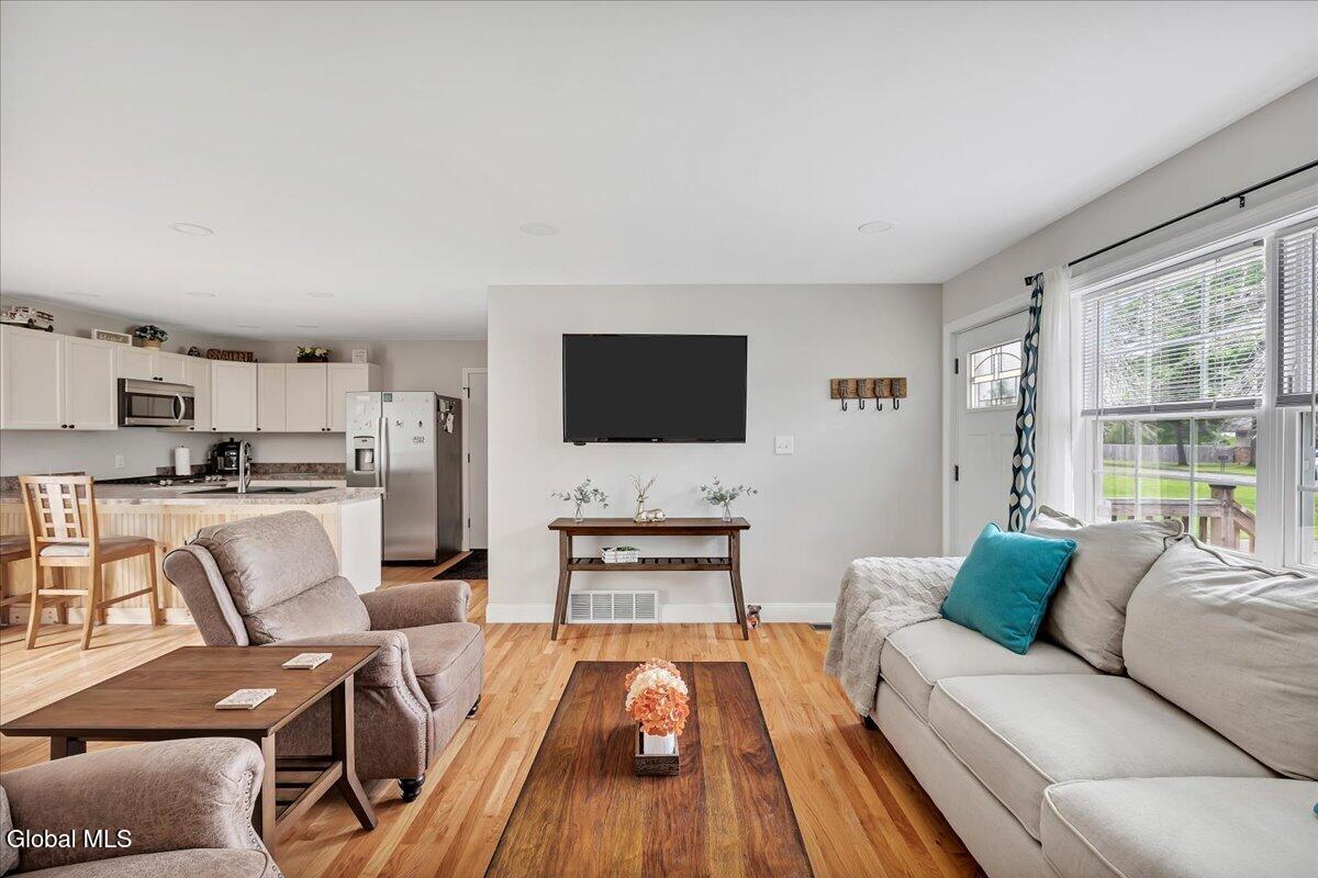 5 Lake Hills Road