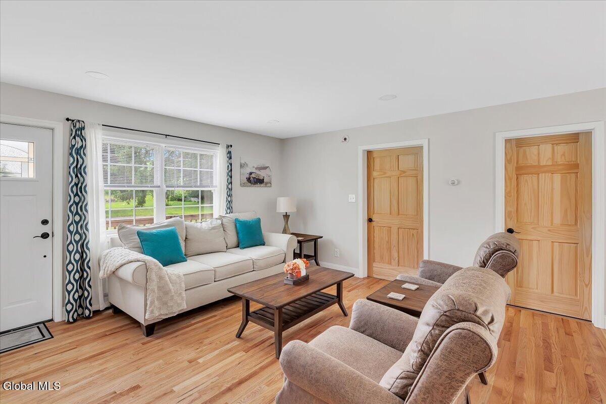 5 Lake Hills Road