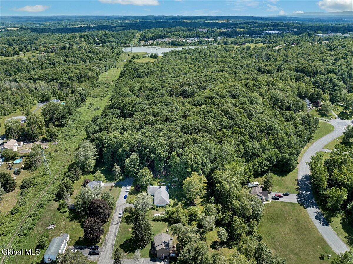 5 Lake Hills Road