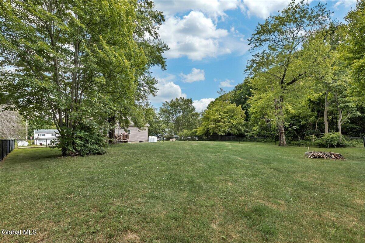 5 Lake Hills Road
