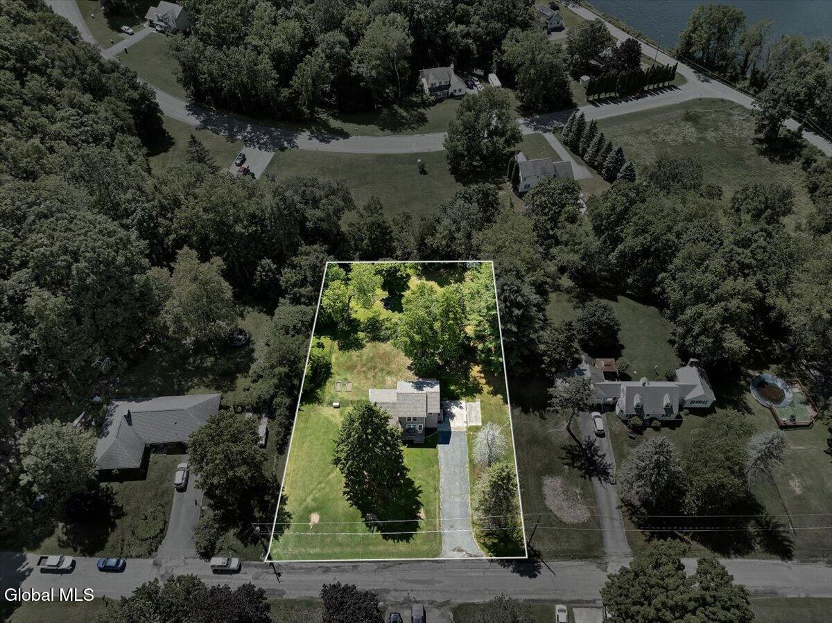 5 Lake Hills Road