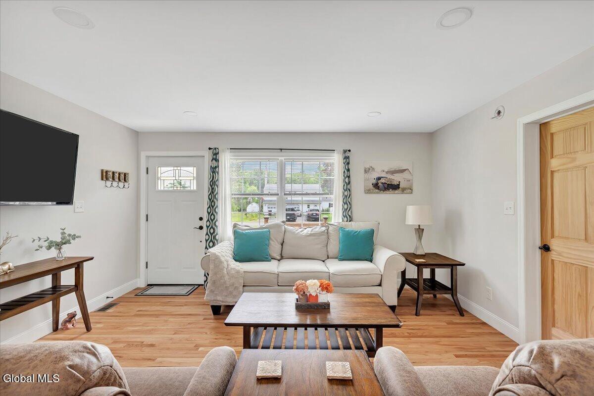 5 Lake Hills Road