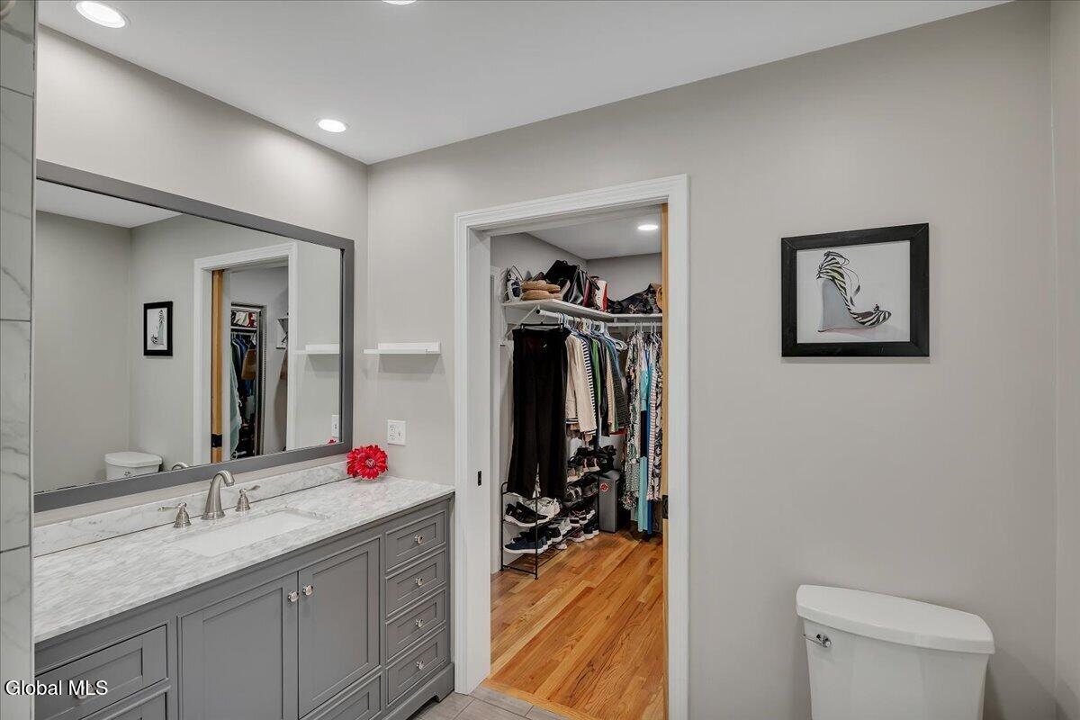 5 Lake Hills Road