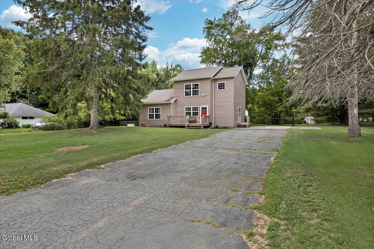 5 Lake Hills Road