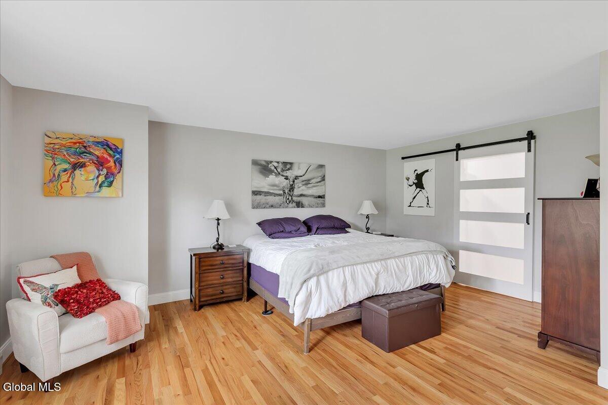 5 Lake Hills Road