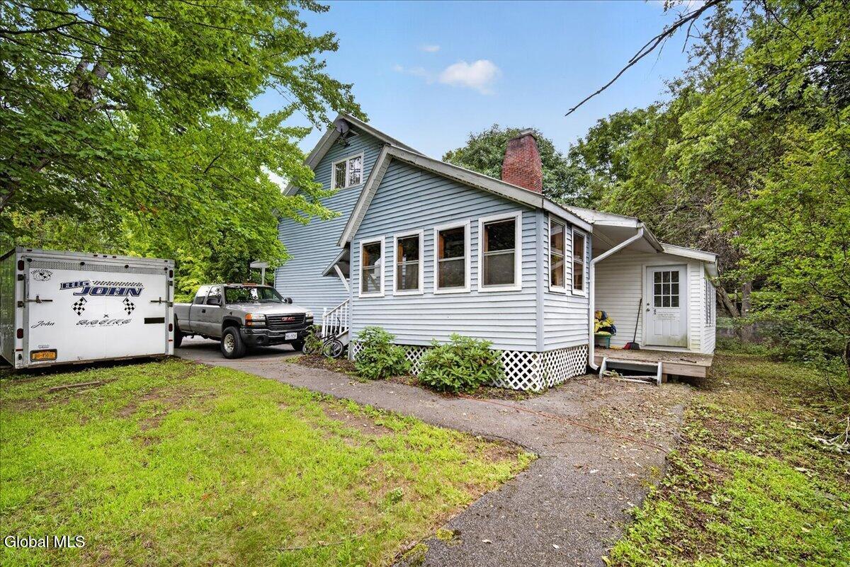 9 Hollister Road