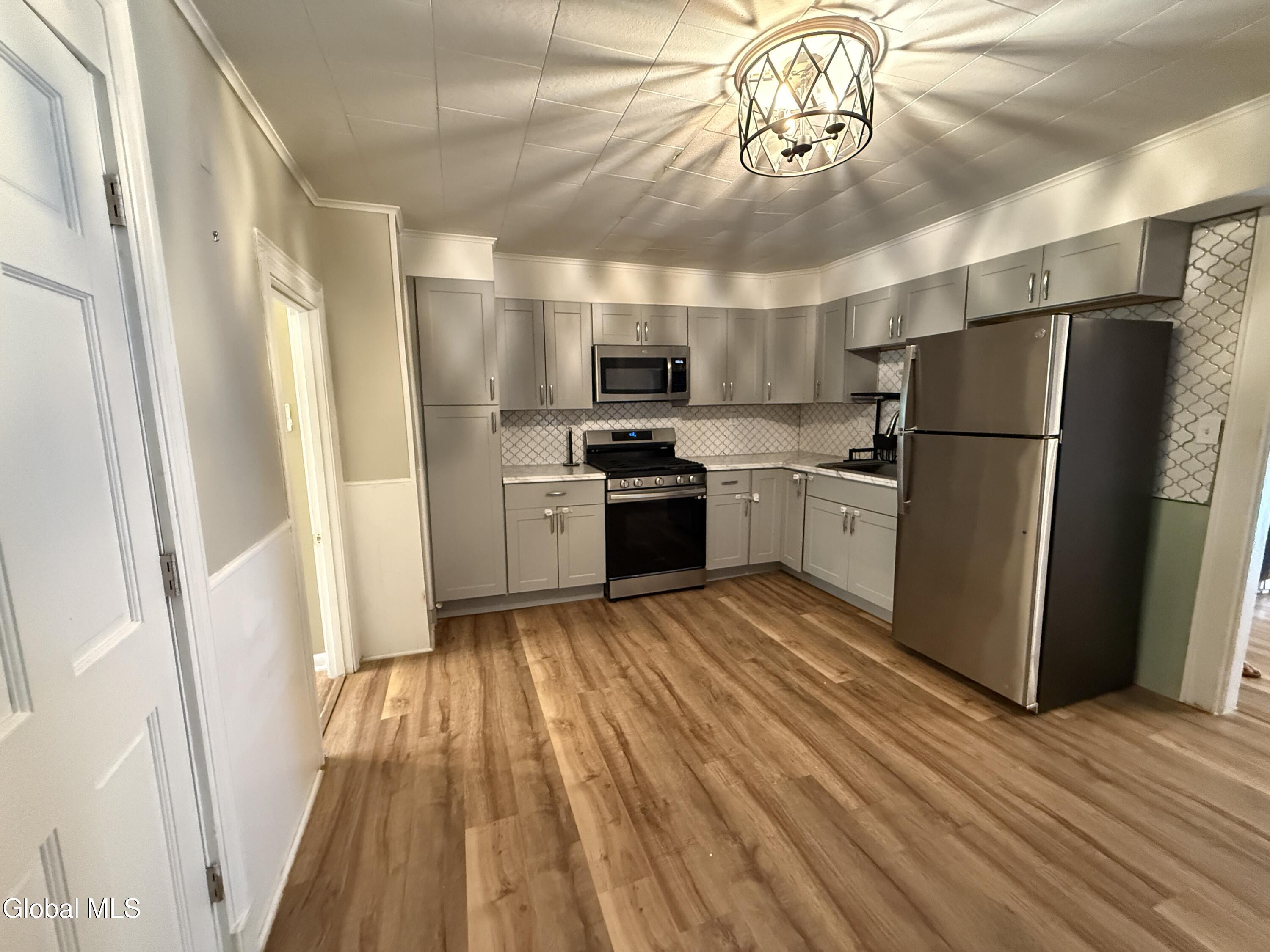 403 2nd Street, 1