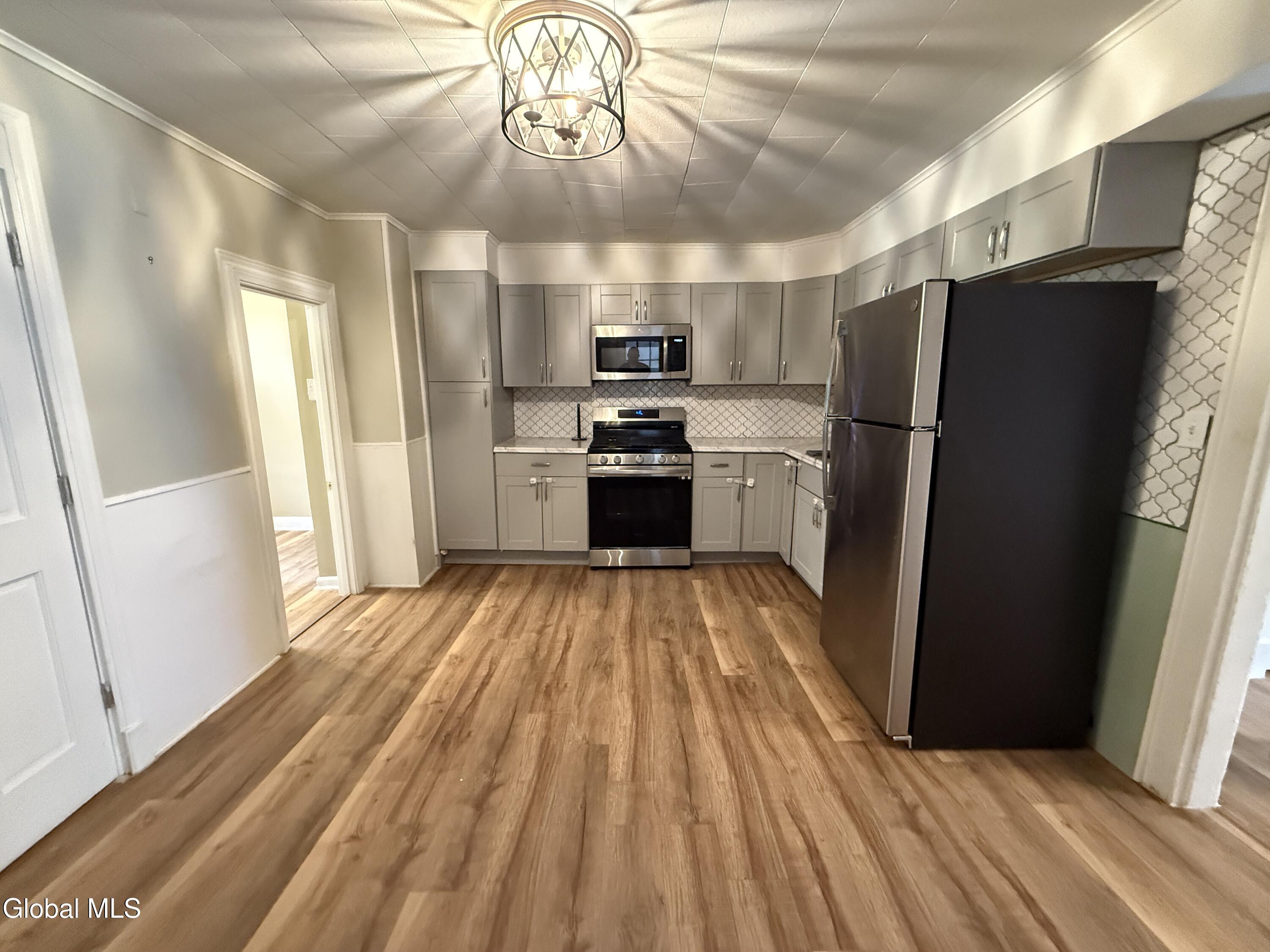 403 2nd Street, 1