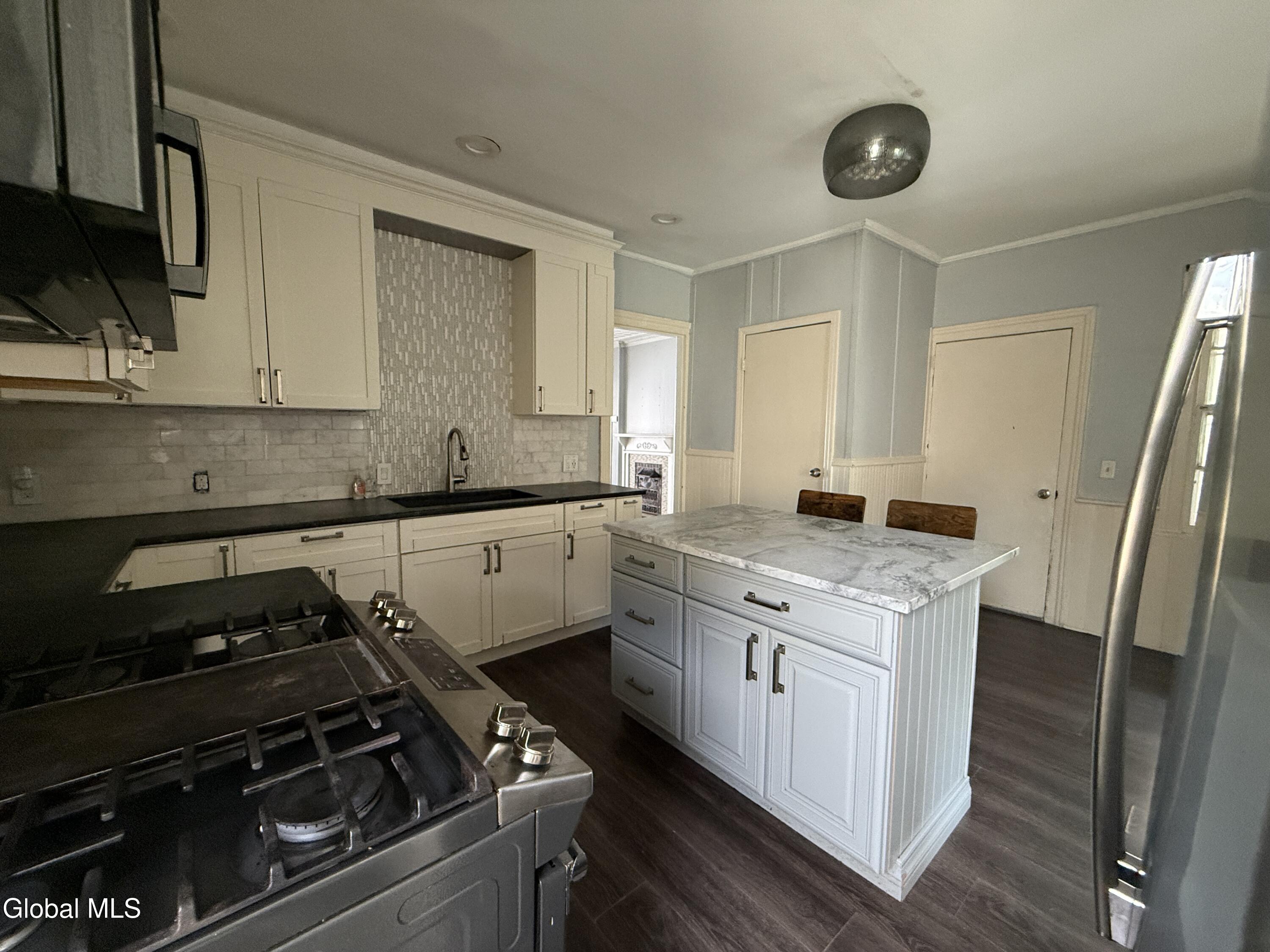 403 2nd Street, 2
