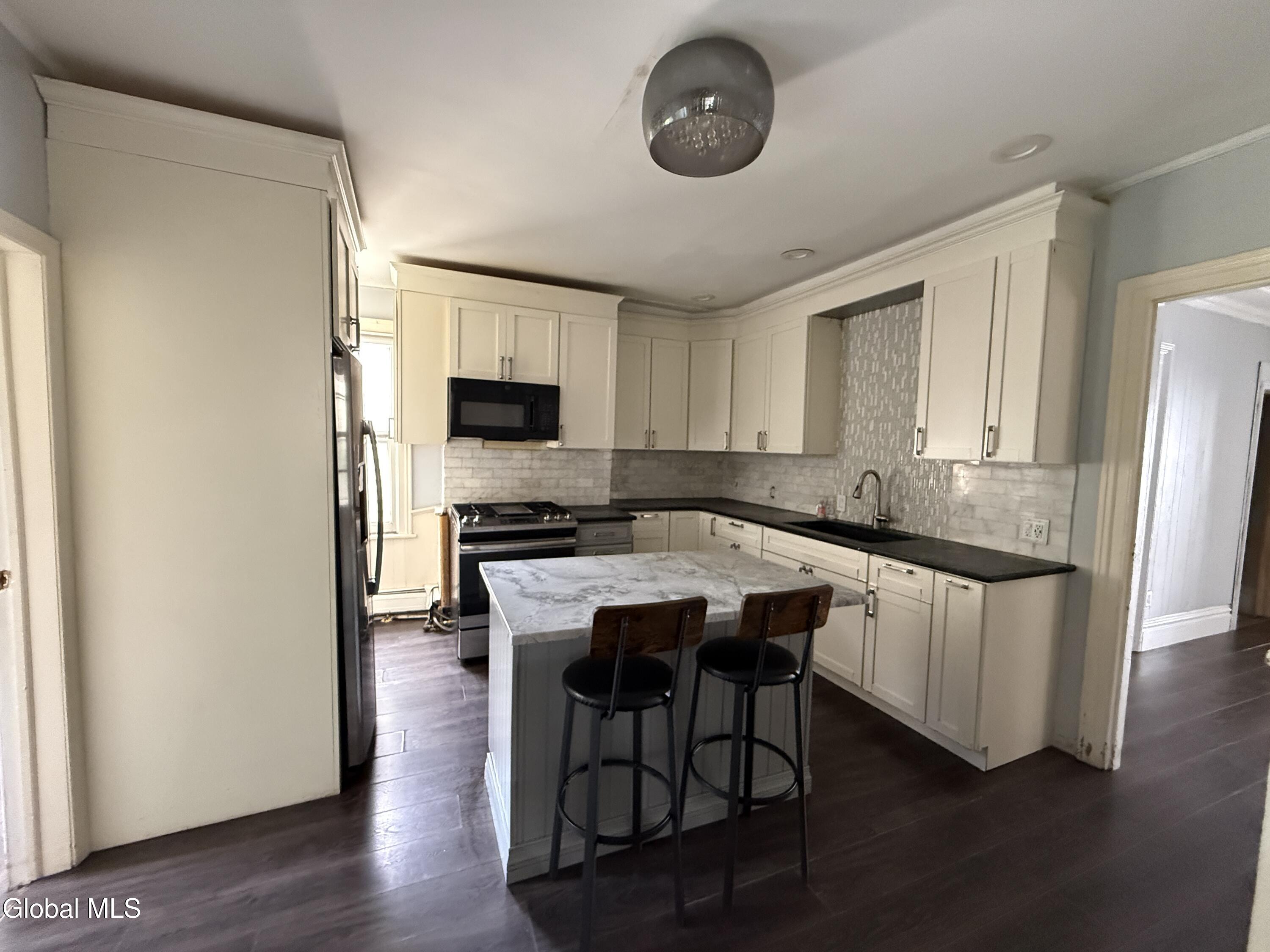 403 2nd Street, 2