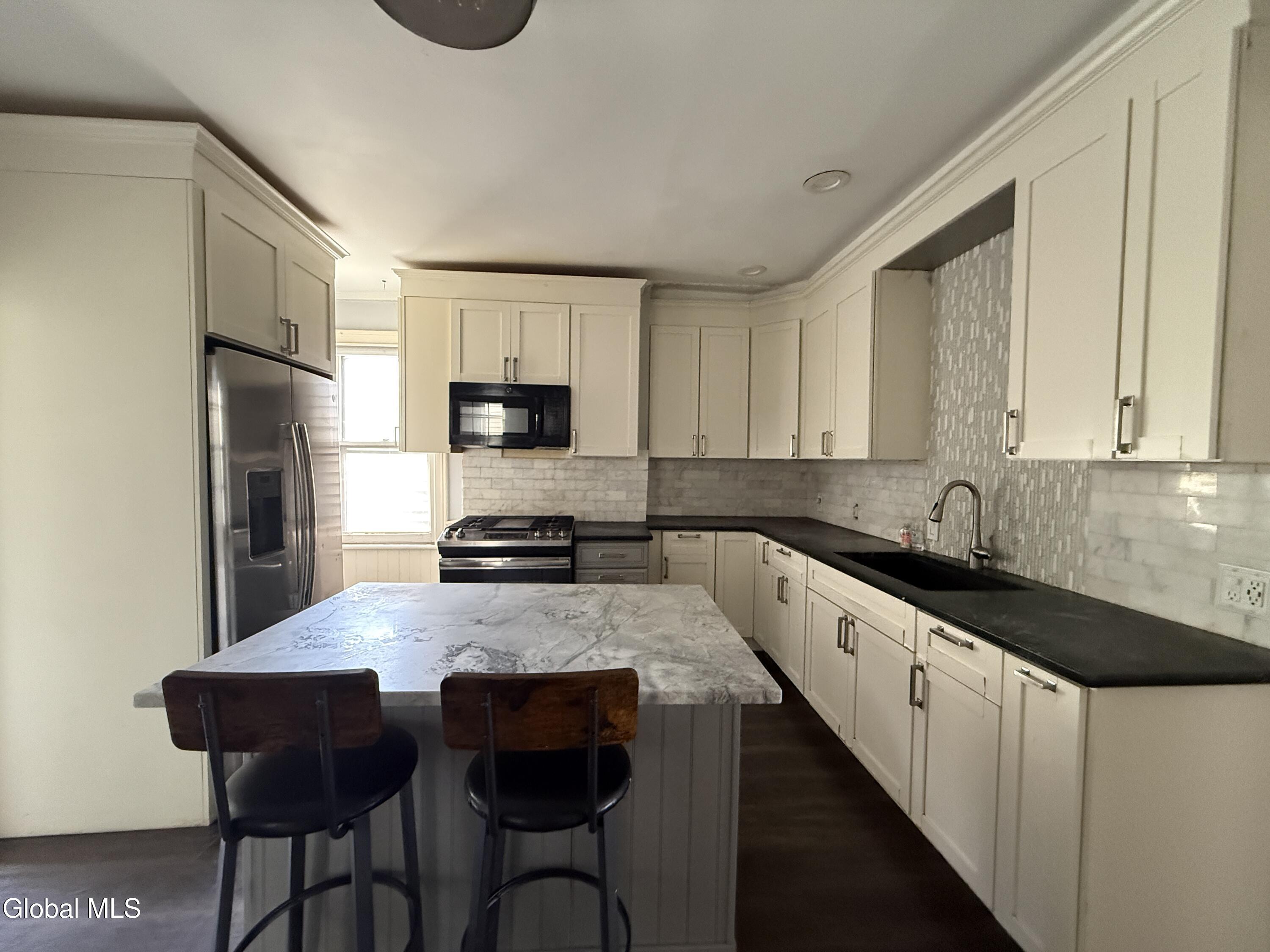403 2nd Street, 2