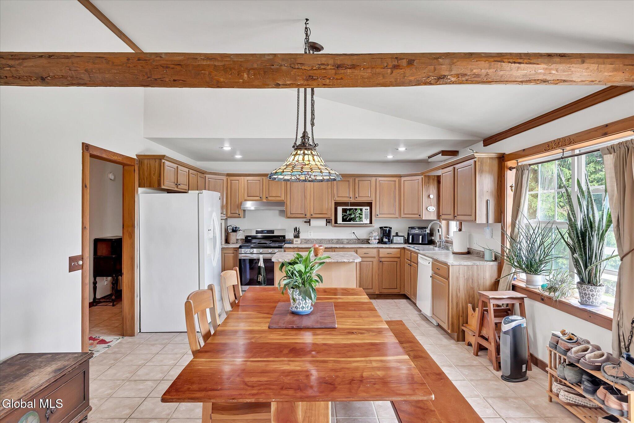 5490 Mariaville Road