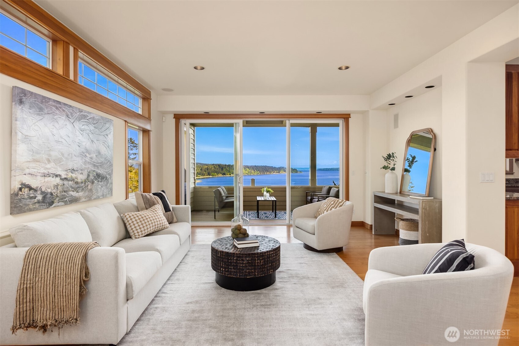 6715 NE Dapple Court