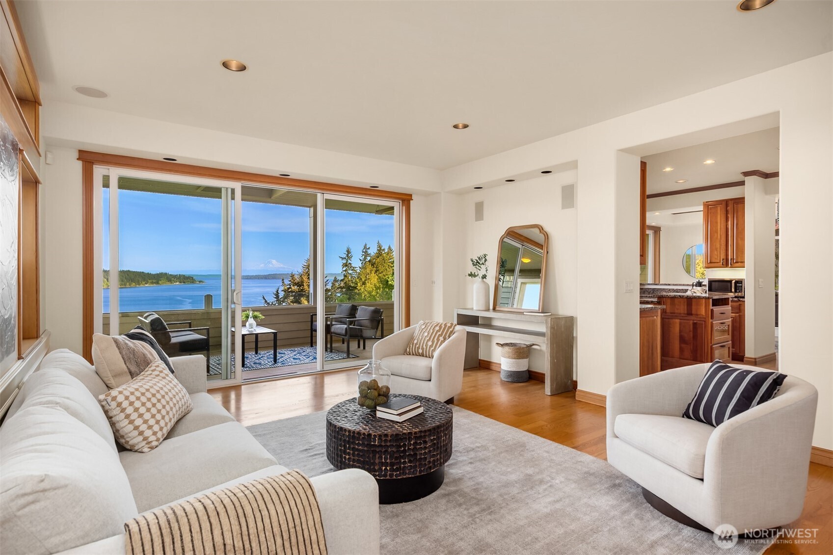 6715 NE Dapple Court