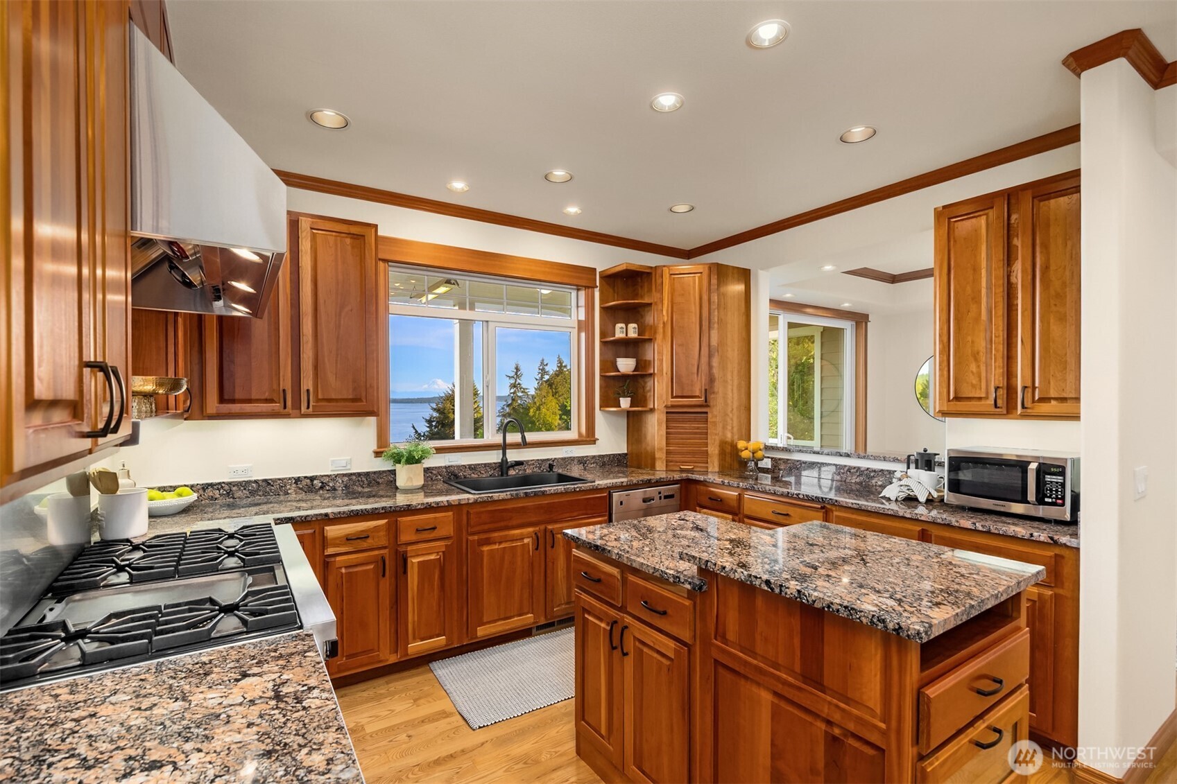 6715 NE Dapple Court