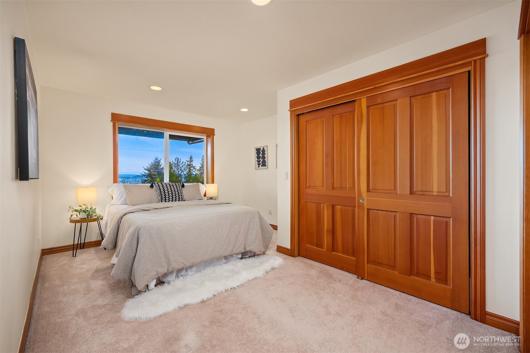 6715 NE Dapple Court