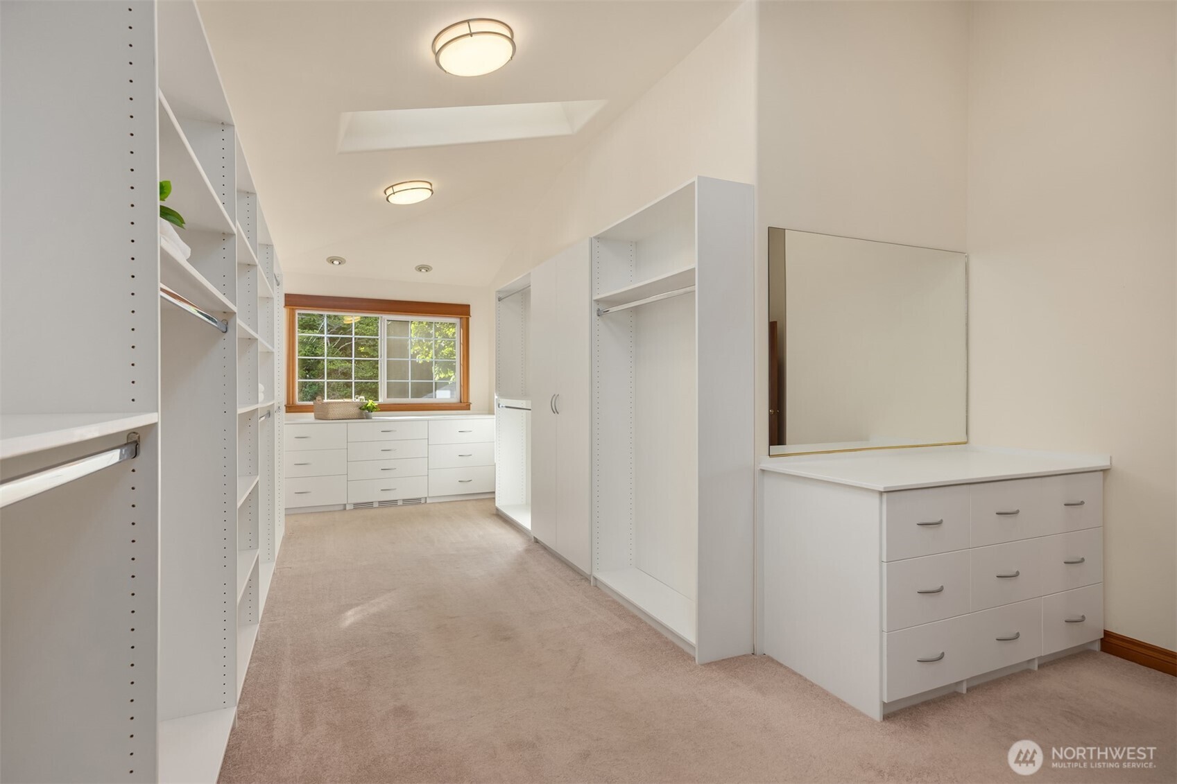 6715 NE Dapple Court