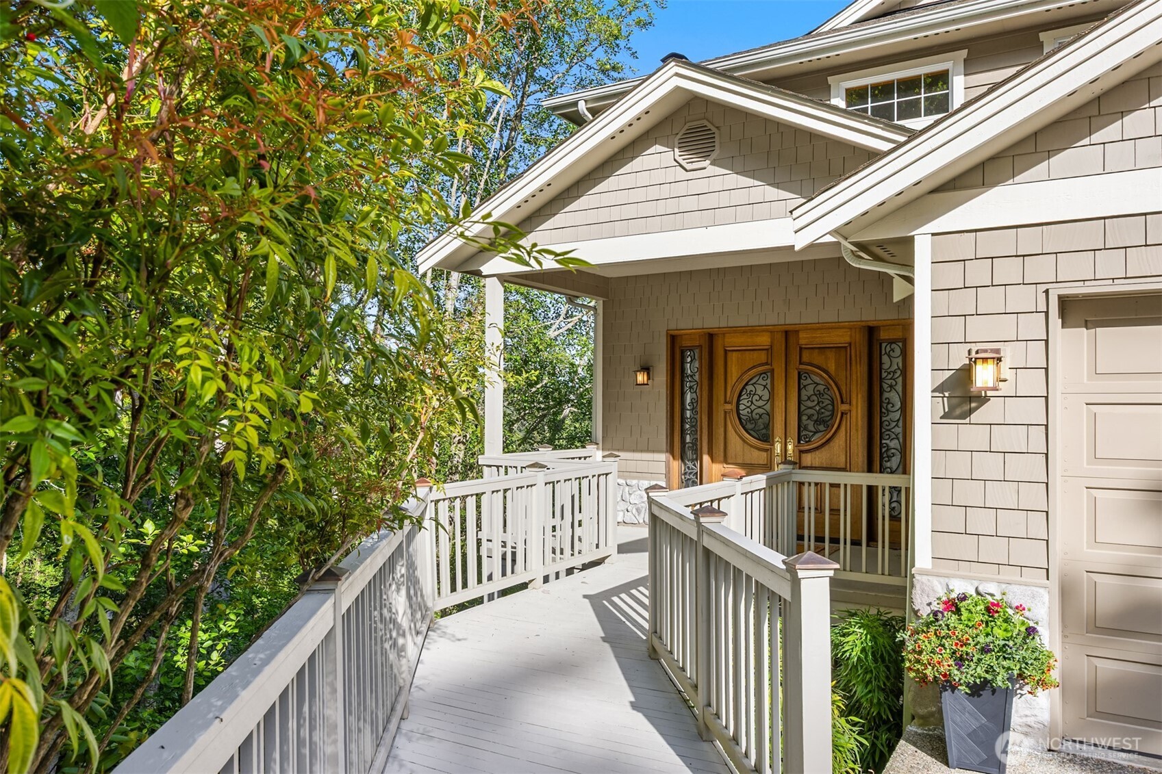 6715 NE Dapple Court