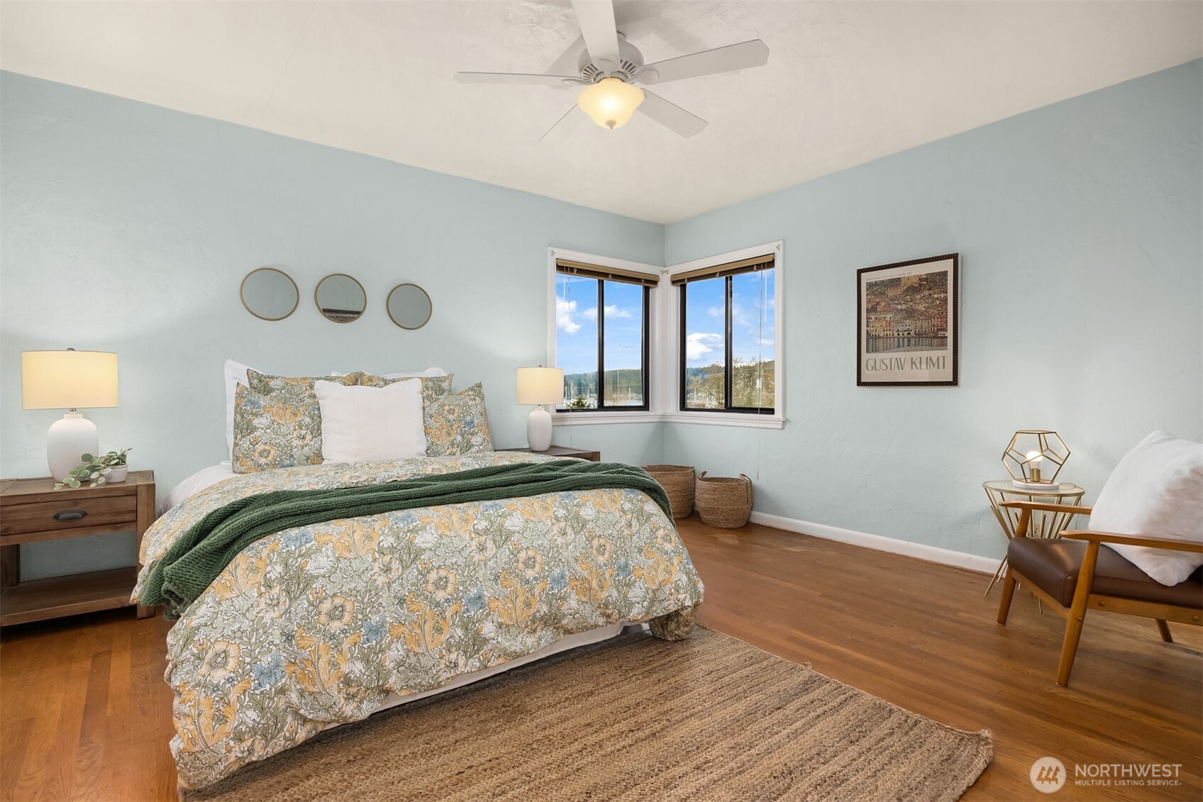 649 NE Sommerseth Street