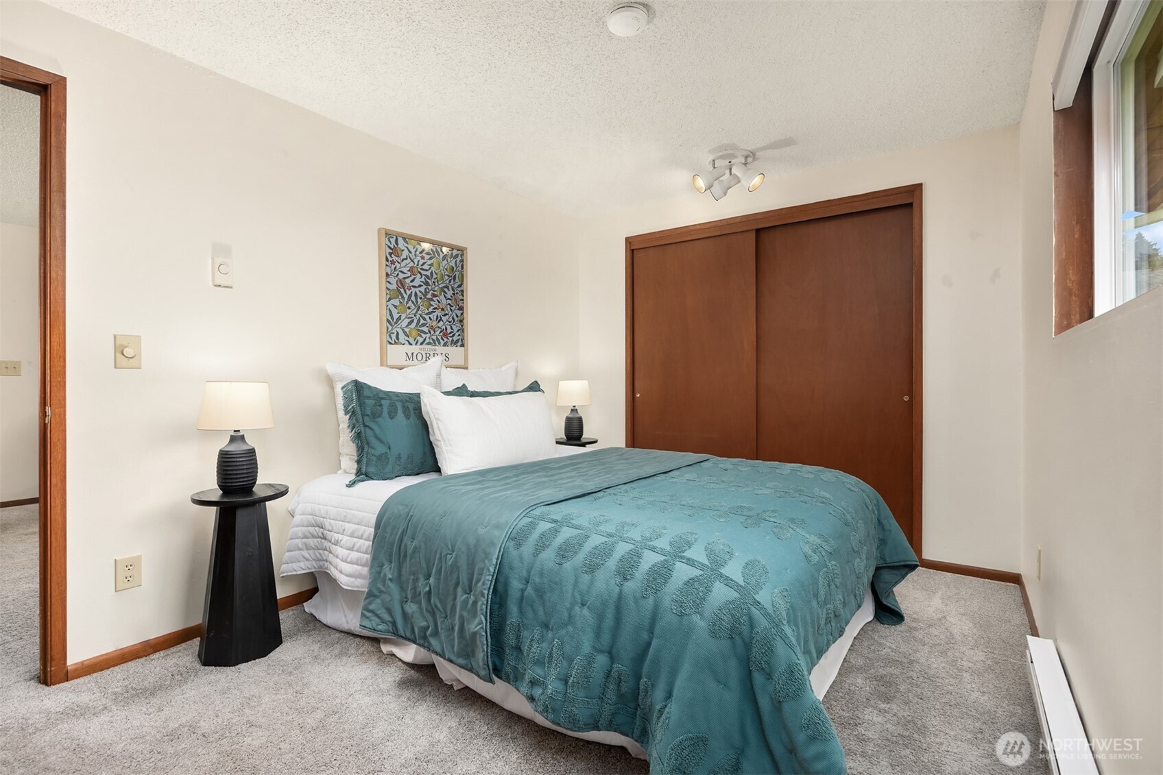 649 NE Sommerseth Street