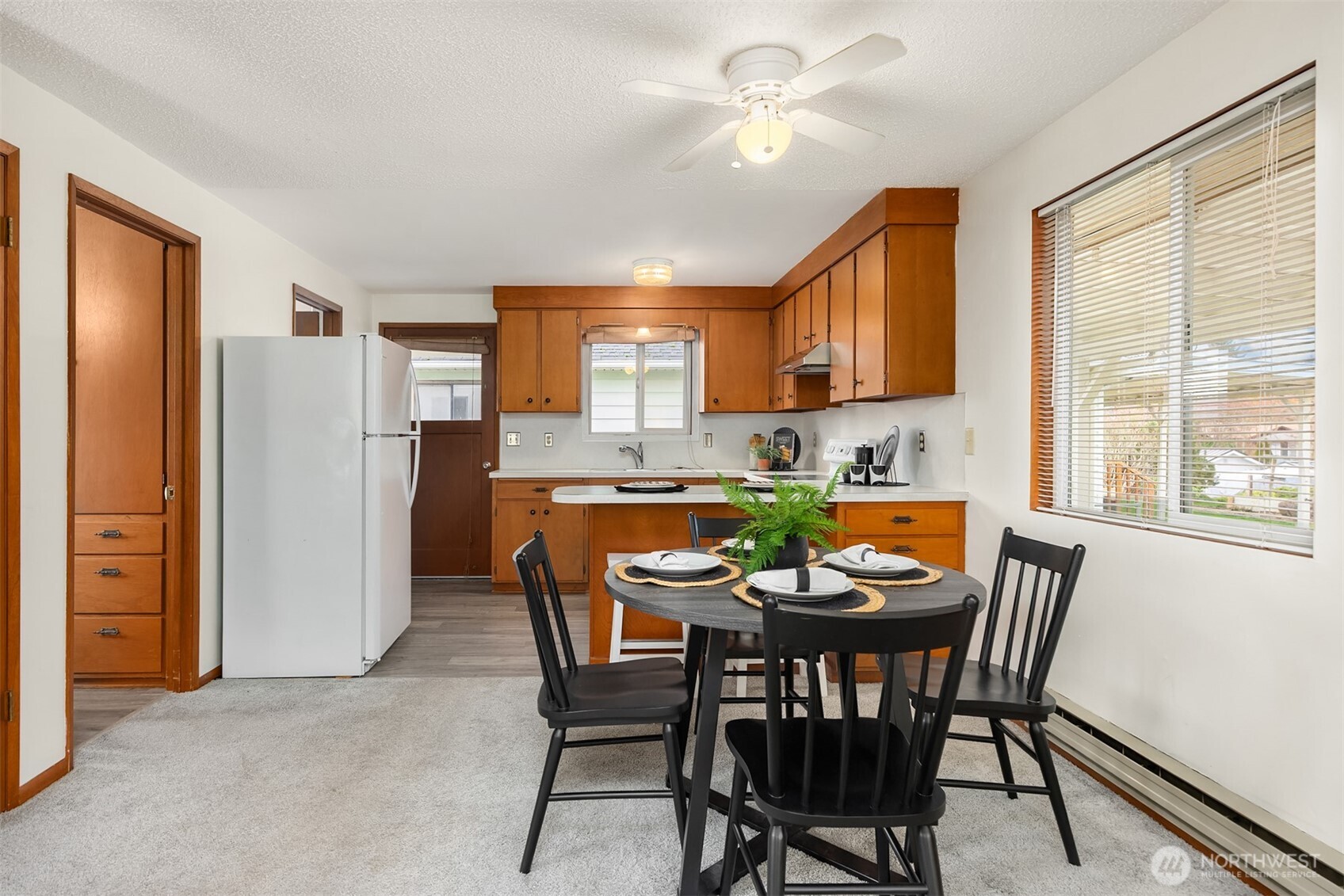 649 NE Sommerseth Street