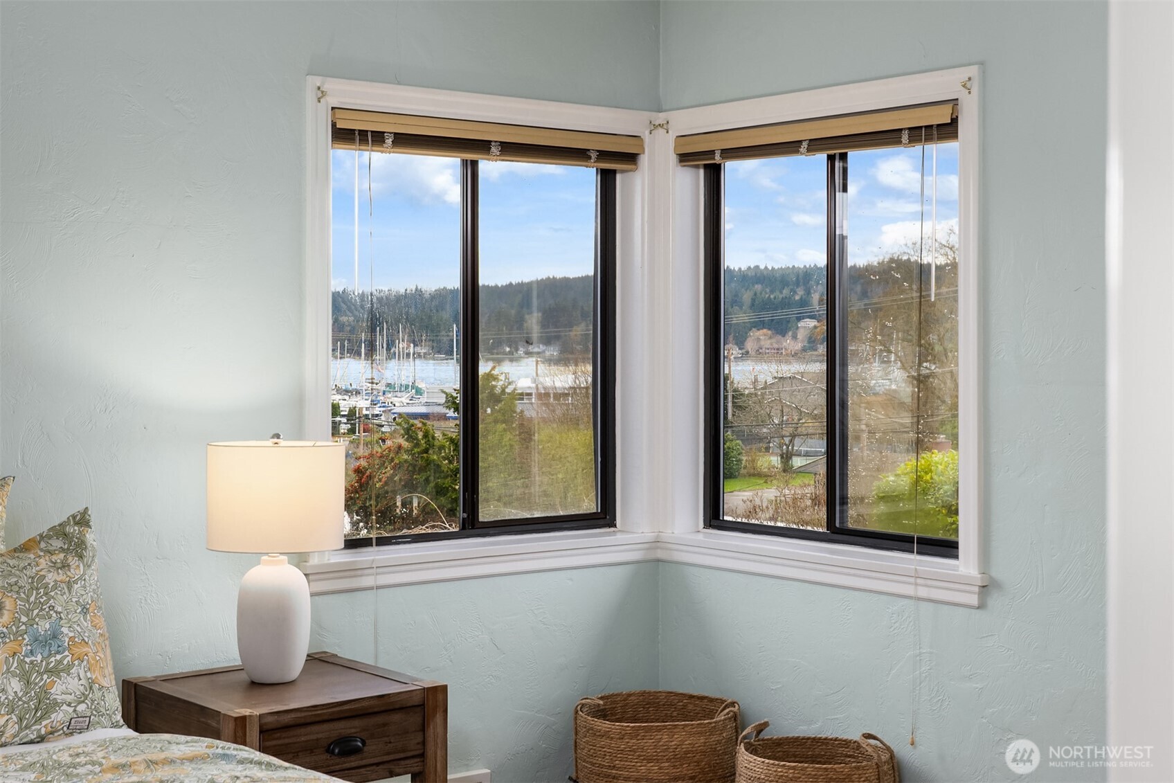 649 NE Sommerseth Street