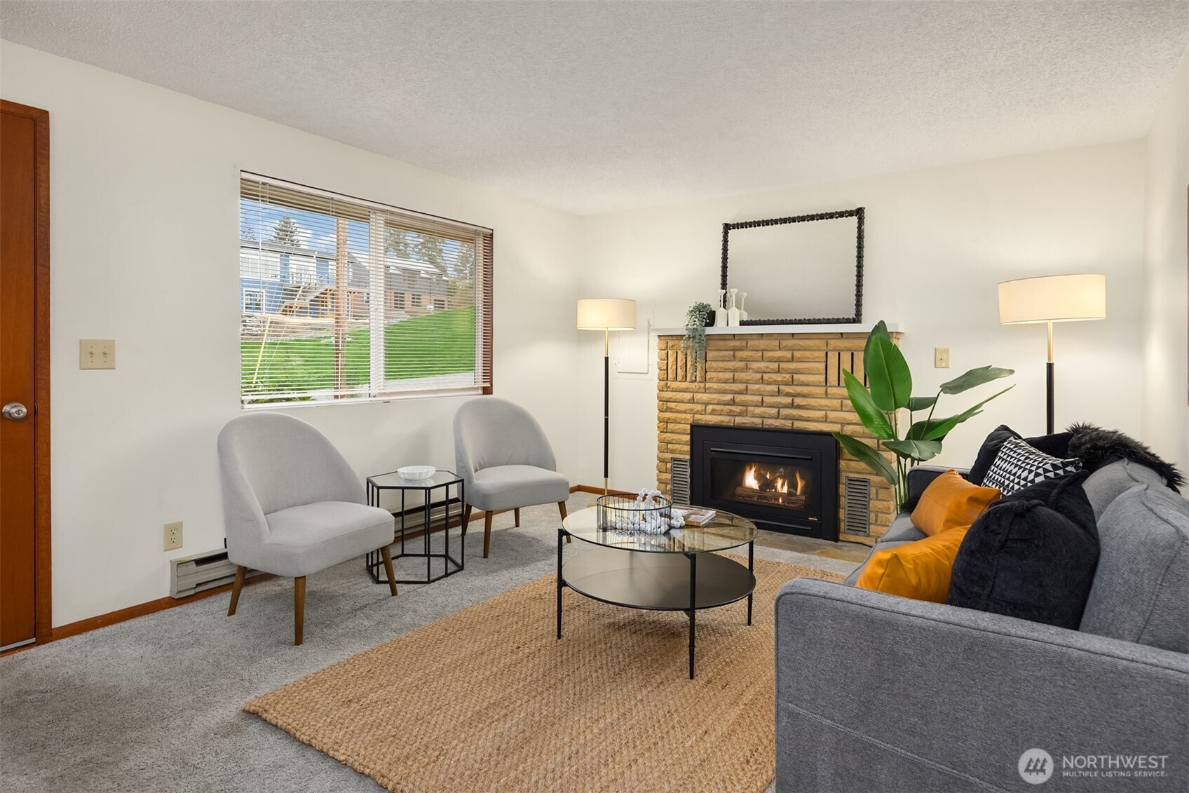 649 NE Sommerseth Street