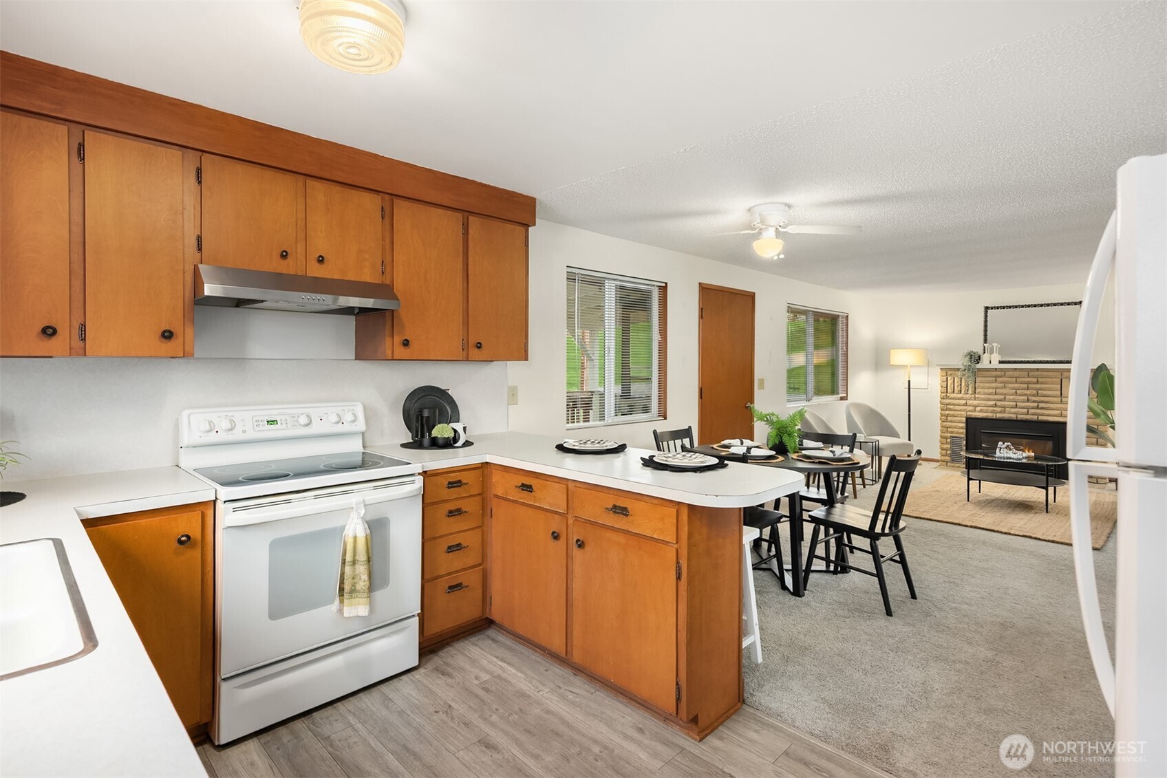 649 NE Sommerseth Street