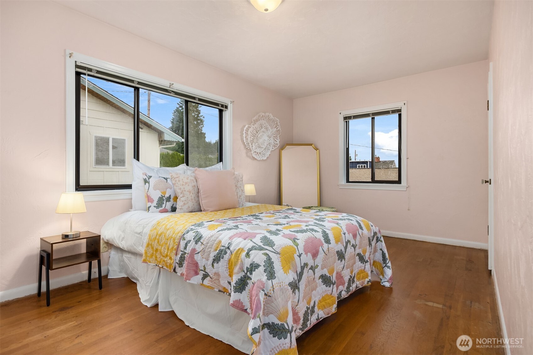 649 NE Sommerseth Street