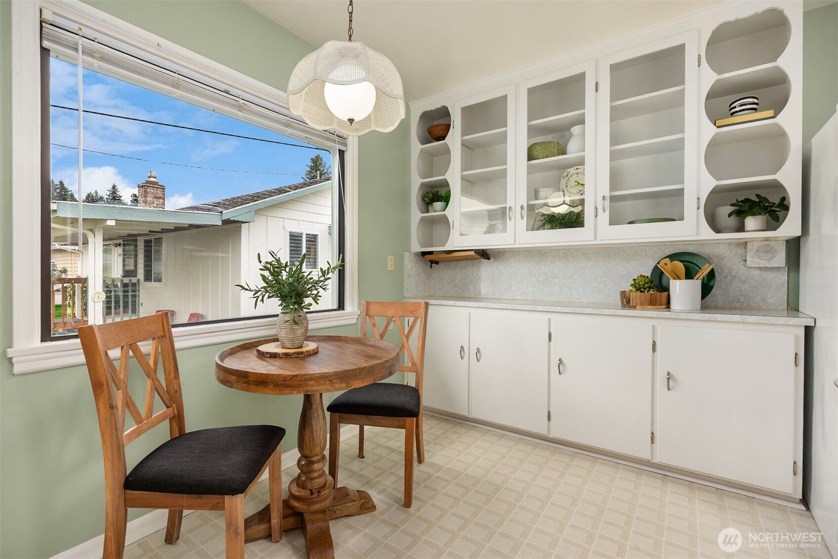 649 NE Sommerseth Street