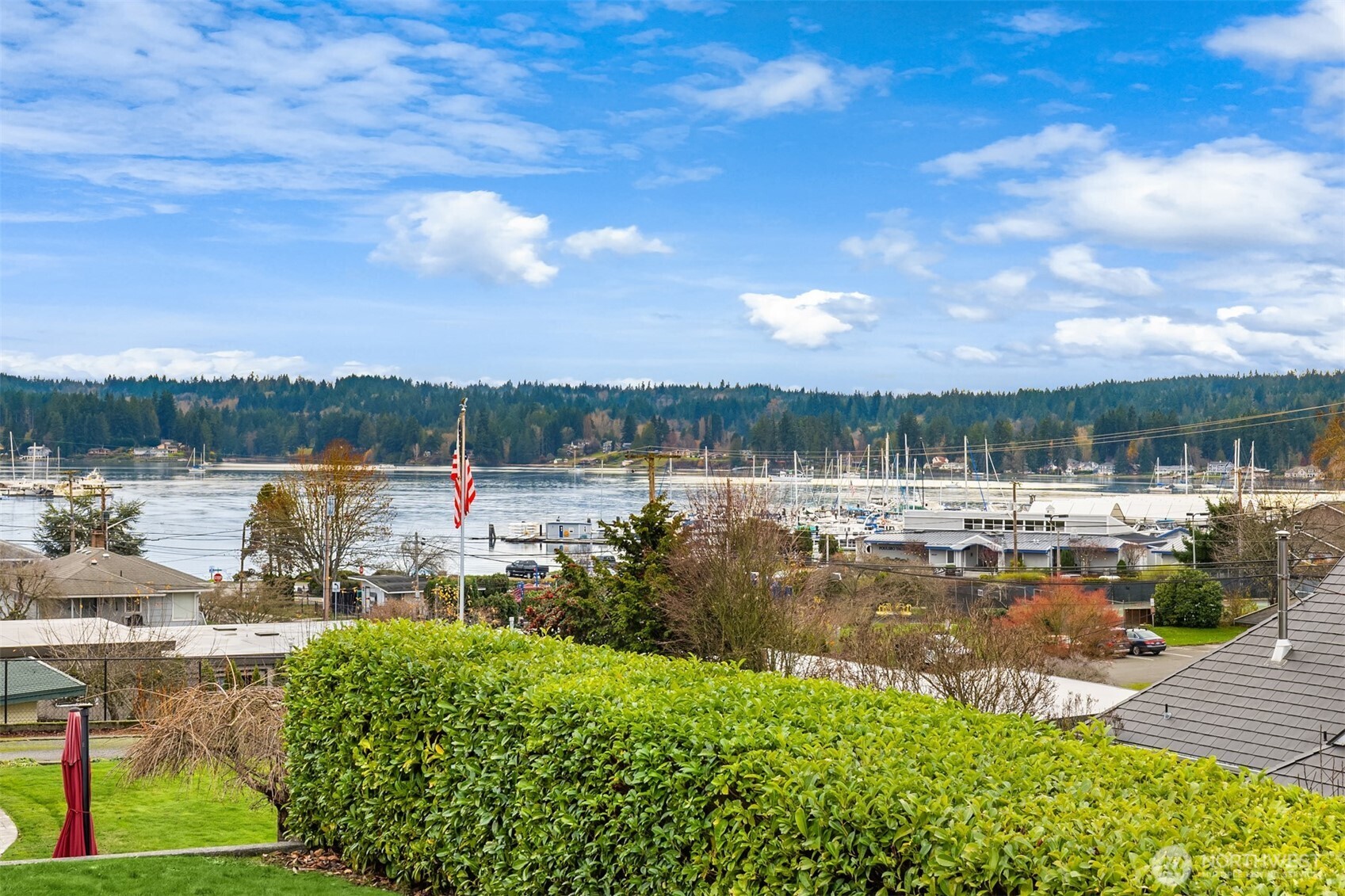 649 NE Sommerseth Street