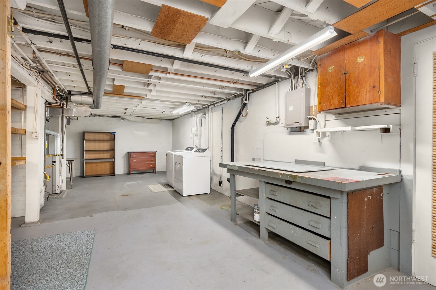 649 NE Sommerseth Street