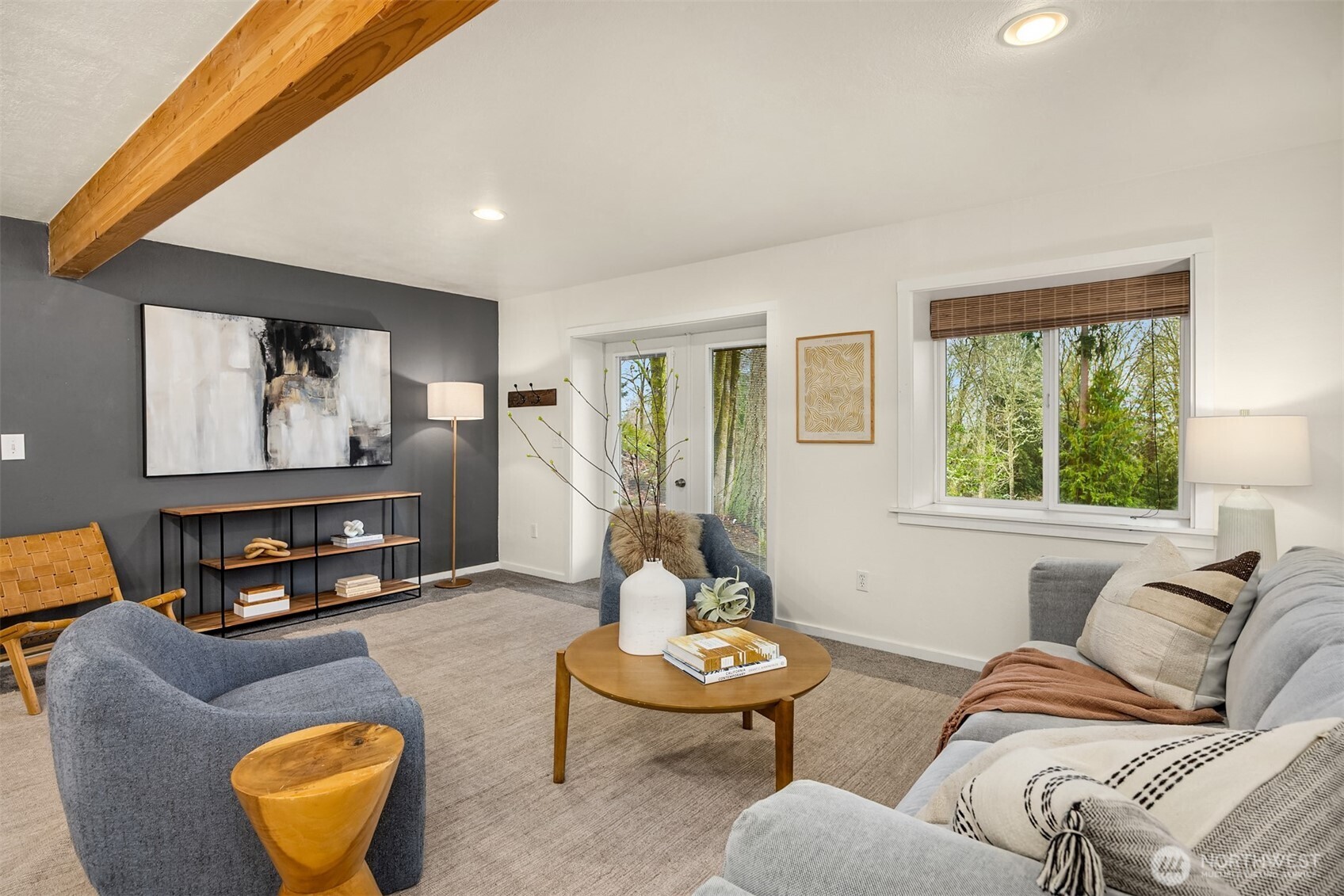 1585 NE Park View Drive