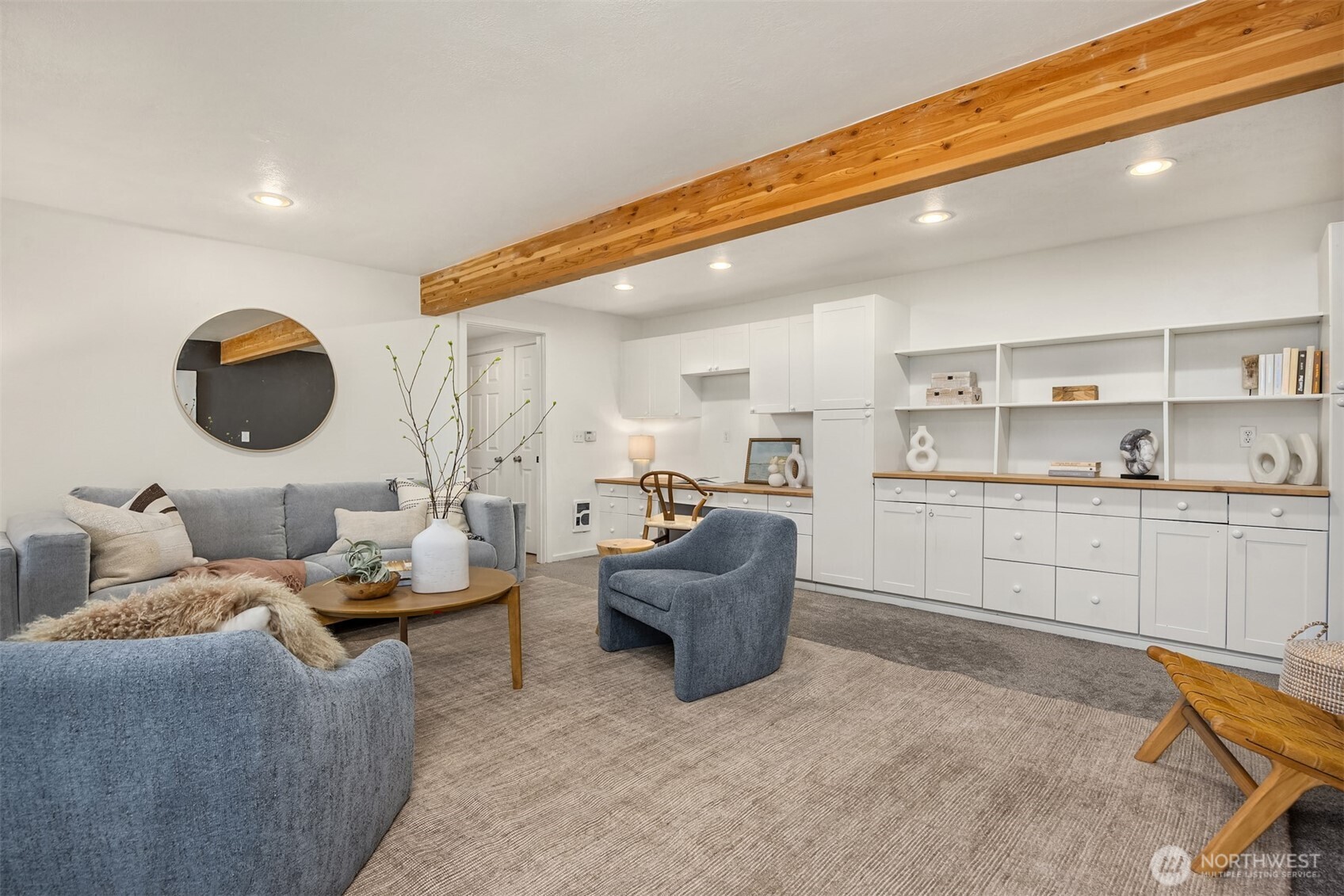 1585 NE Park View Drive