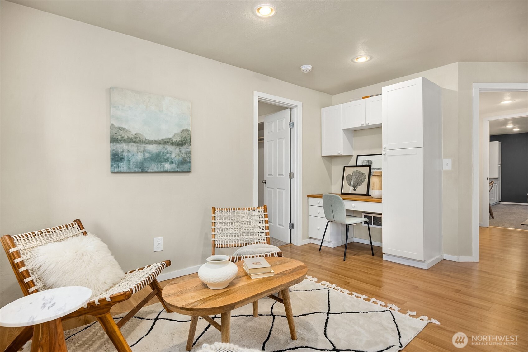 1585 NE Park View Drive