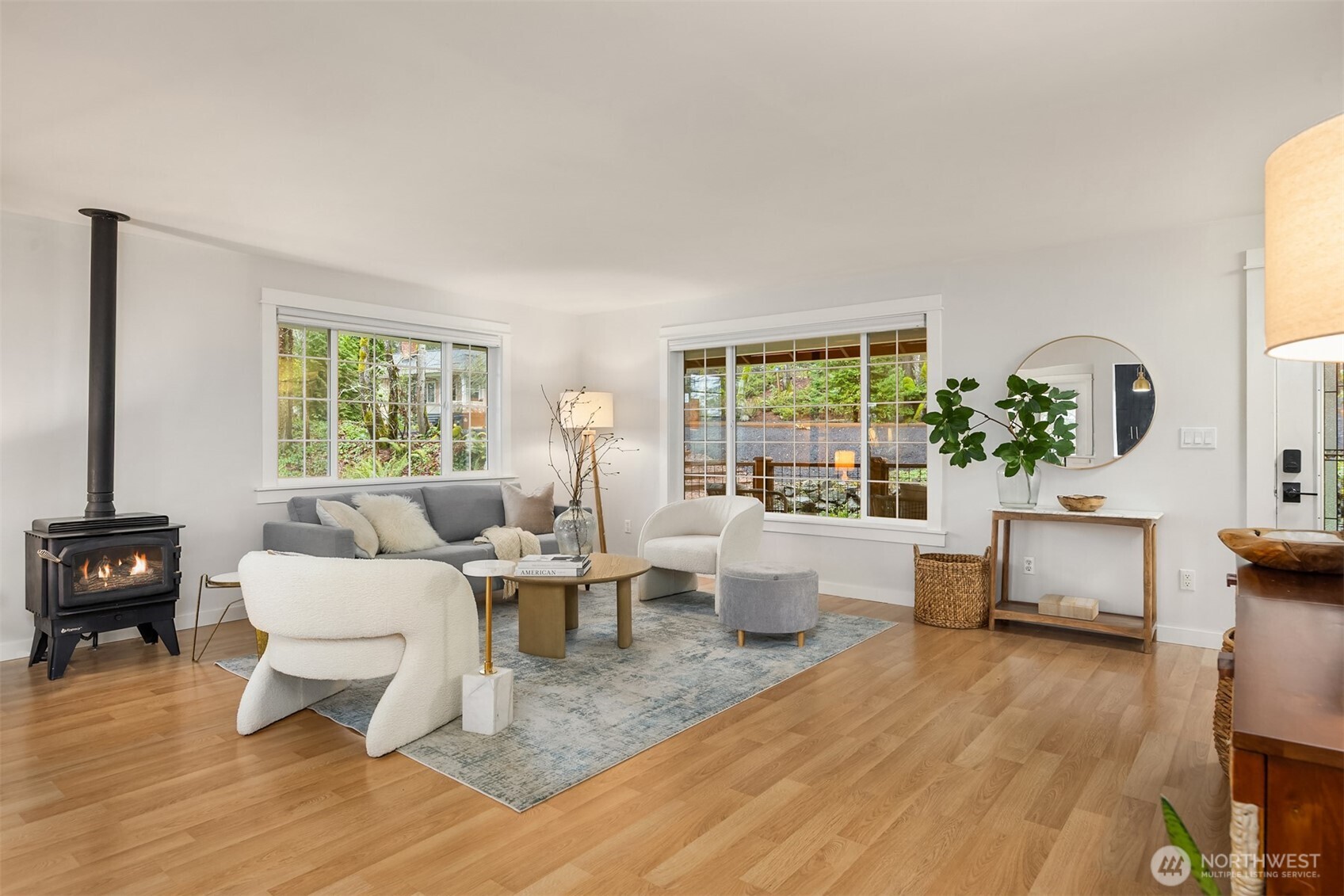 1585 NE Park View Drive