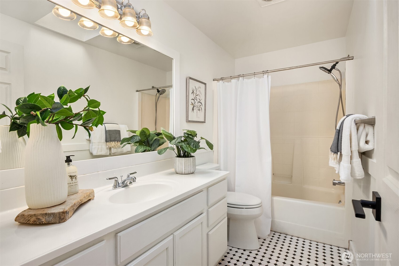 1585 NE Park View Drive