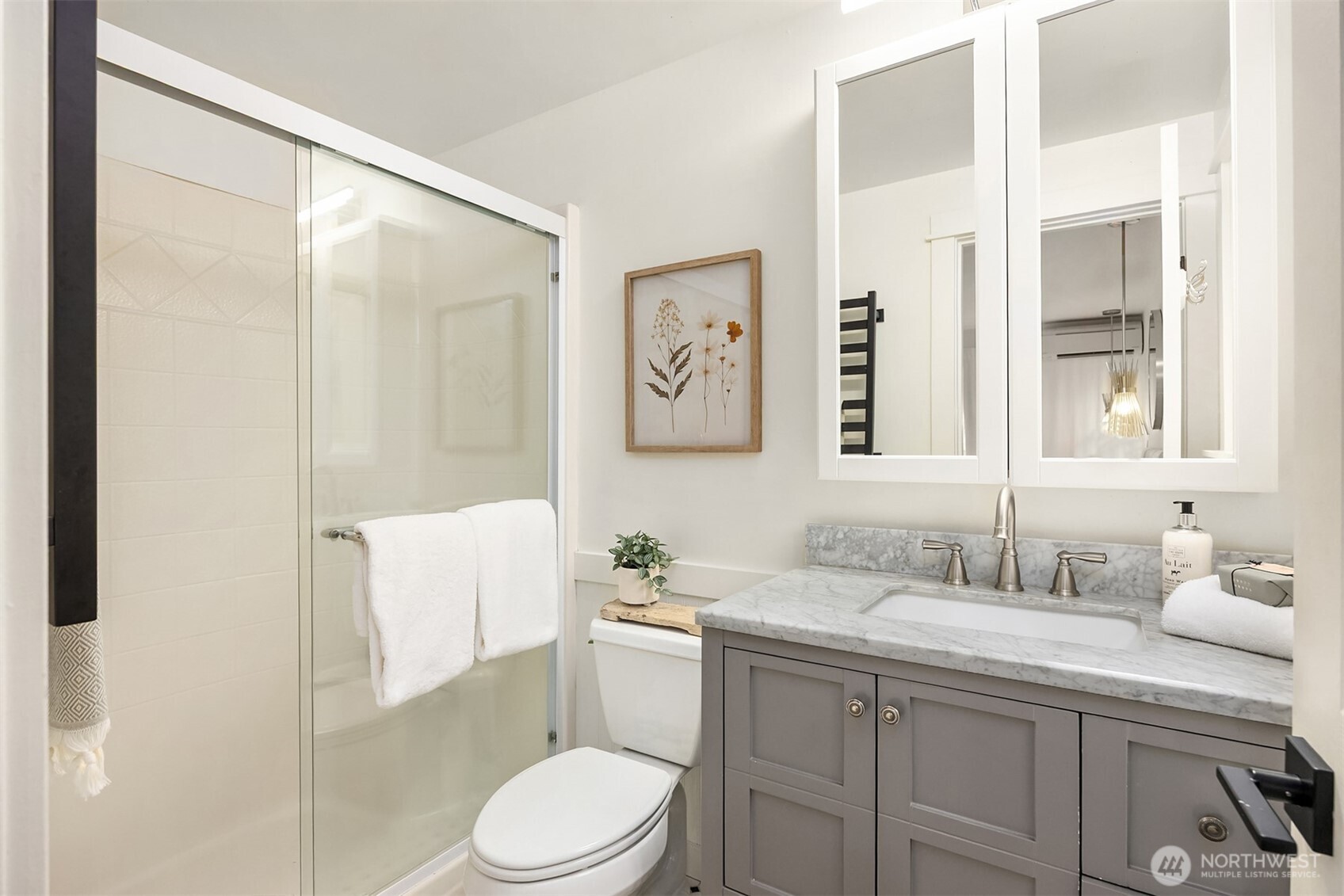 1585 NE Park View Drive