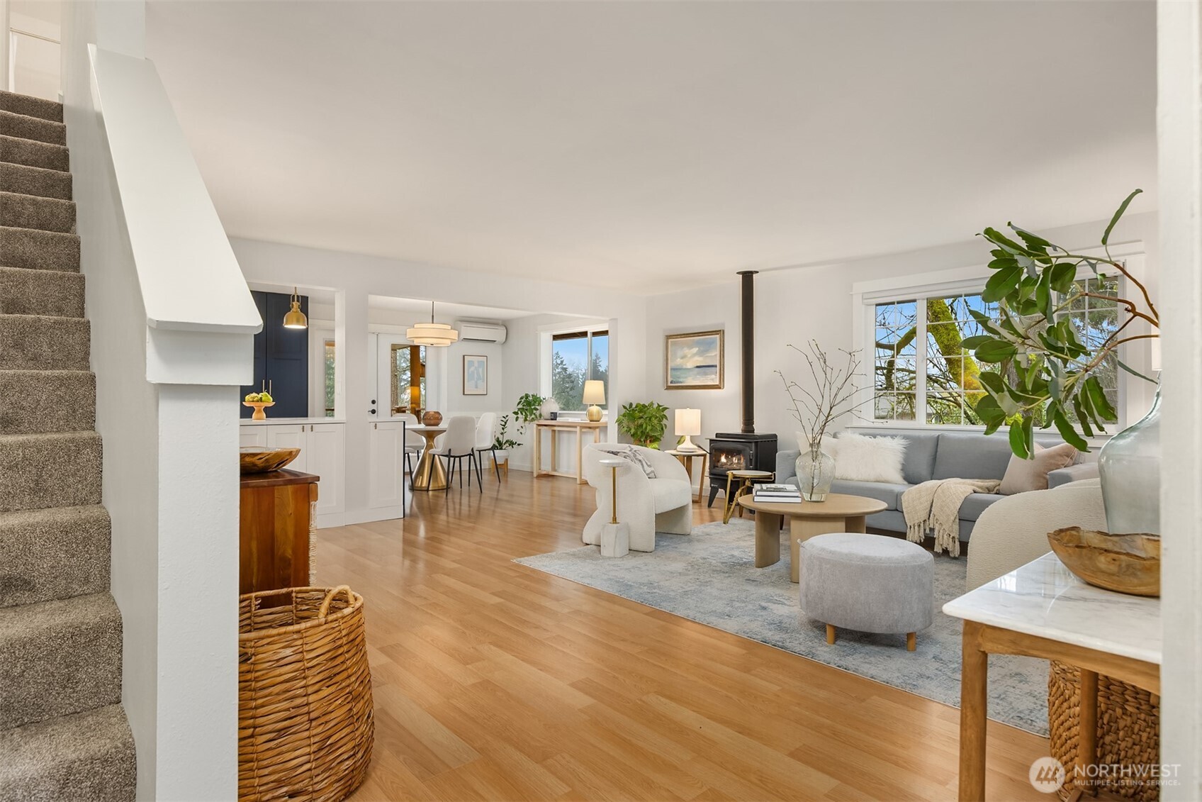 1585 NE Park View Drive