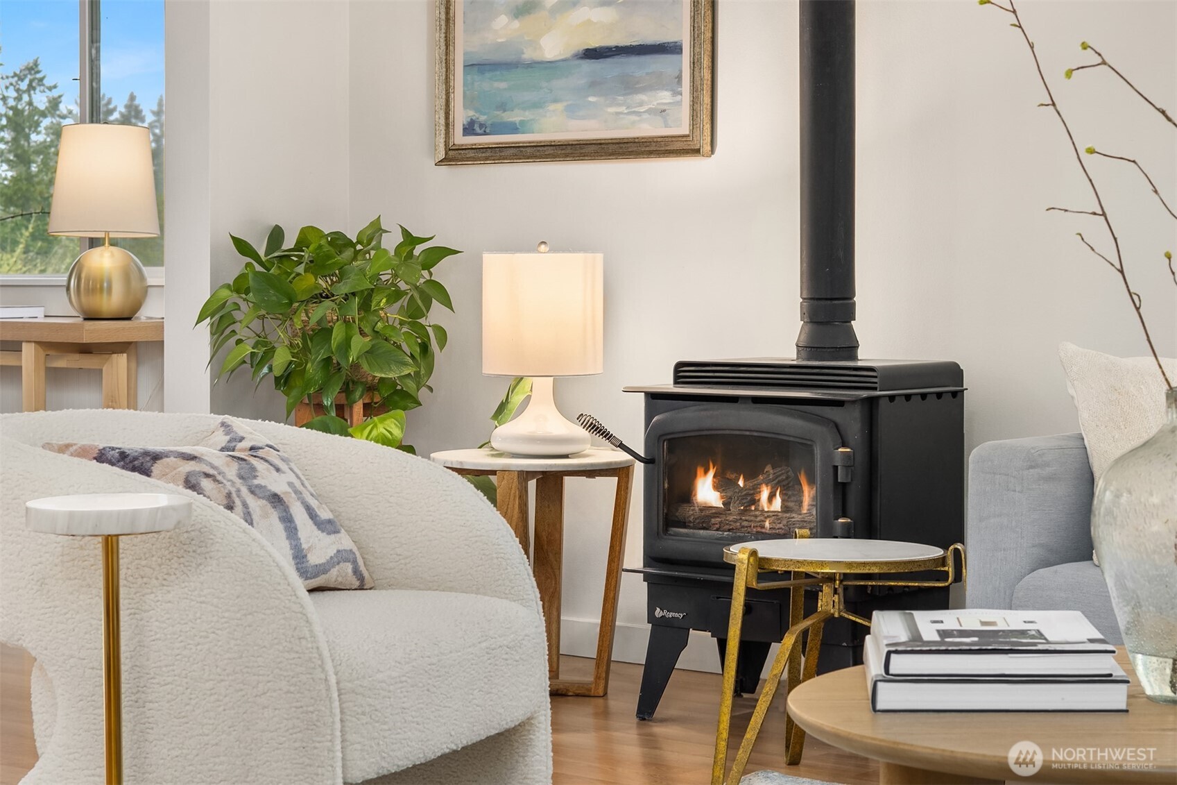 1585 NE Park View Drive