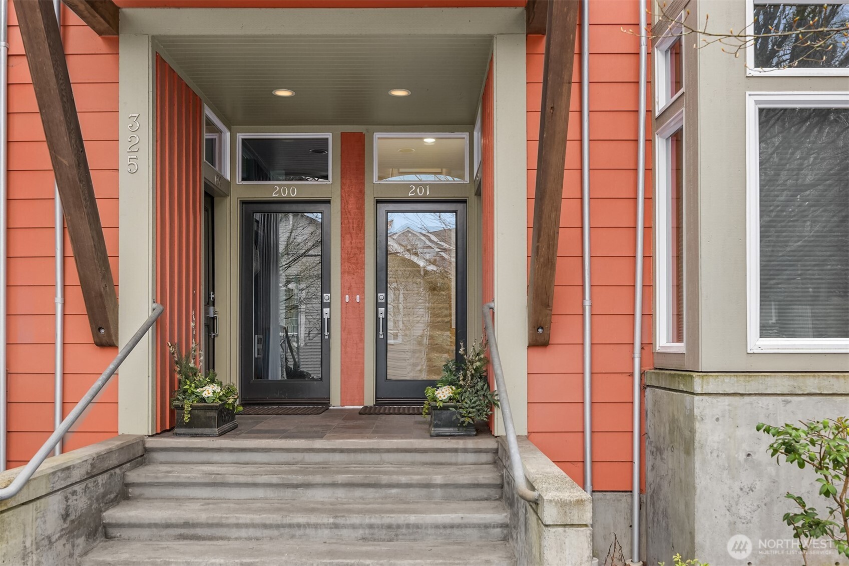 325 Winslow Way W Unit: 201