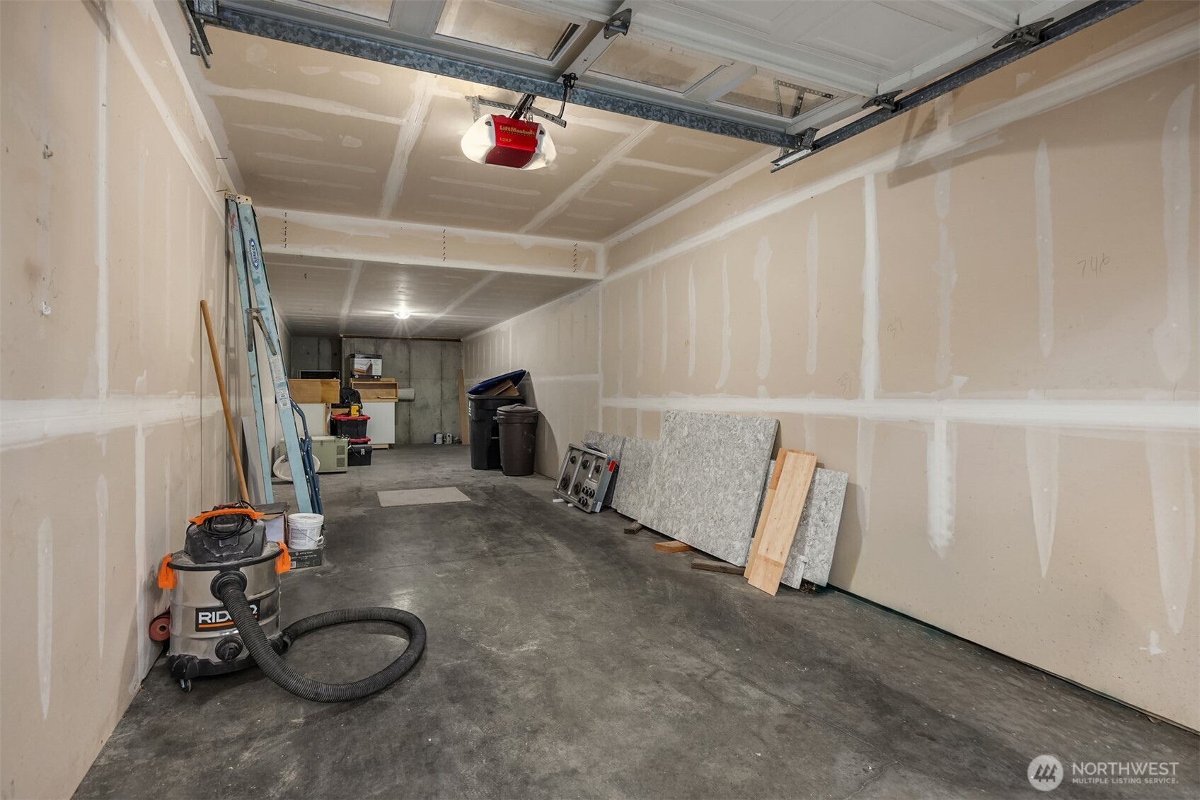 325 Winslow Way W Unit: 201
