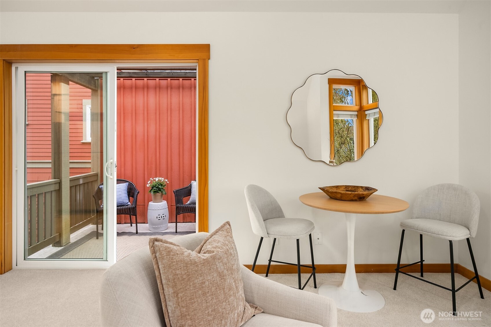 325 Winslow Way W Unit: 201
