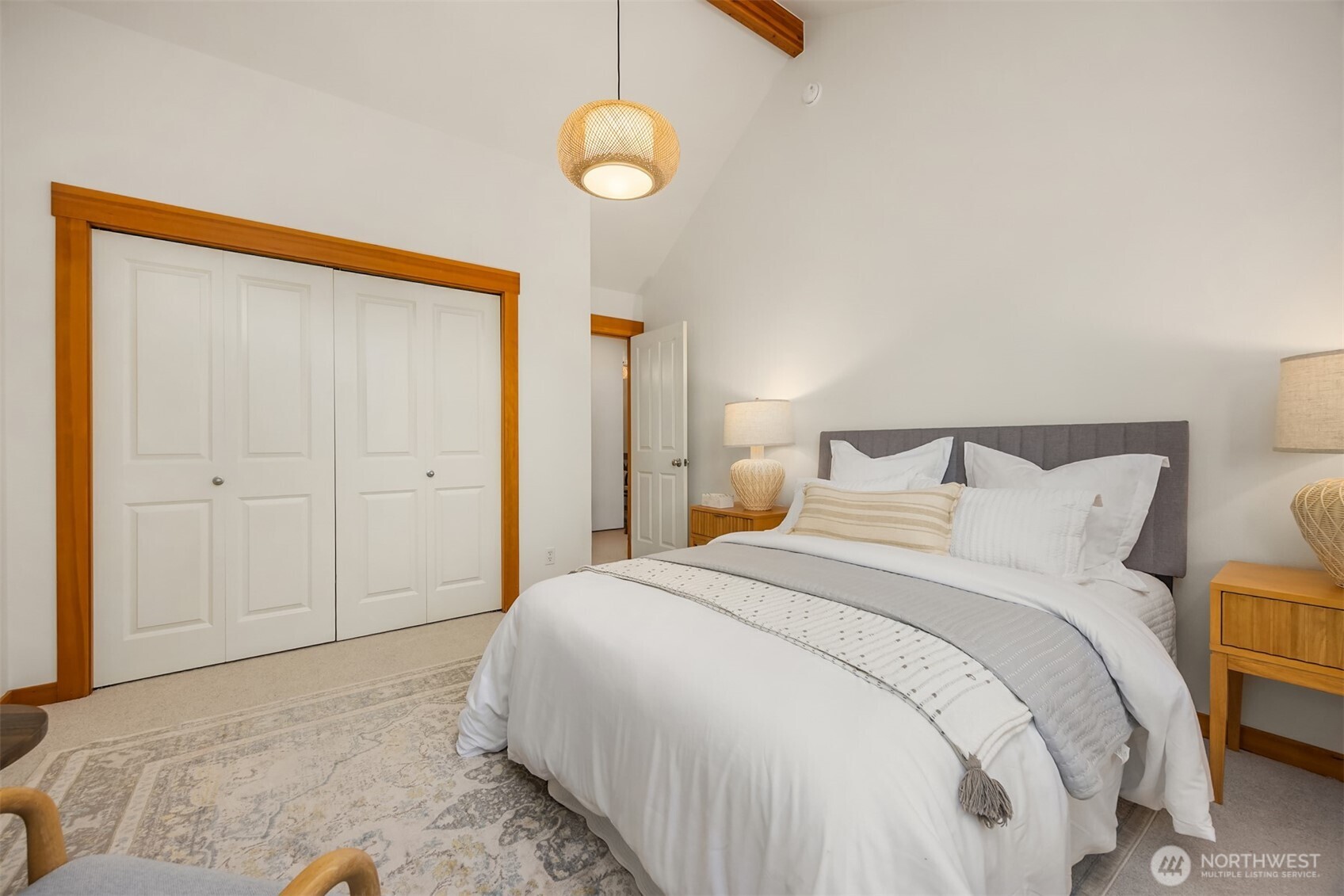 325 Winslow Way W Unit: 201