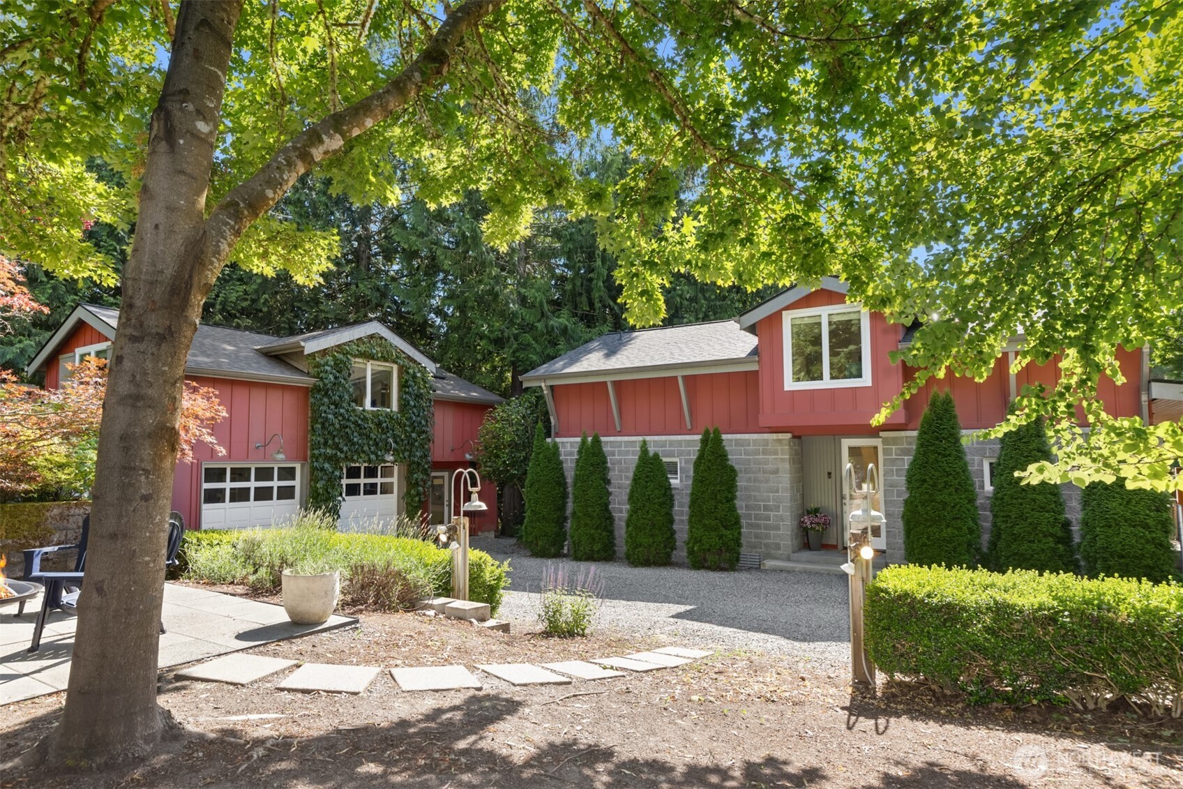 6575 NE Honeysuckle Lane