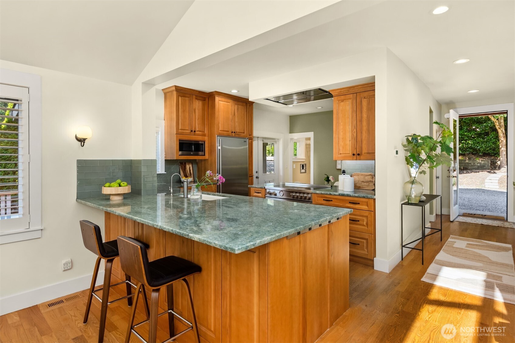 6575 NE Honeysuckle Lane
