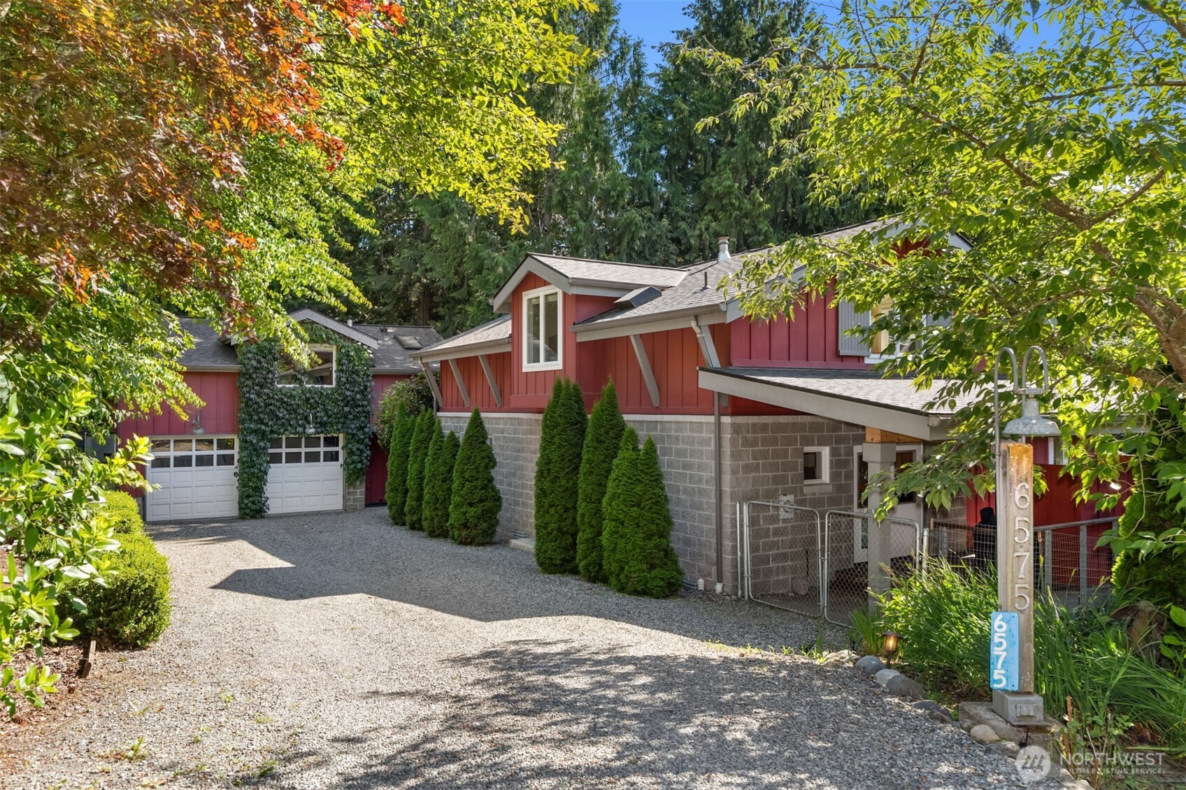 6575 NE Honeysuckle Lane