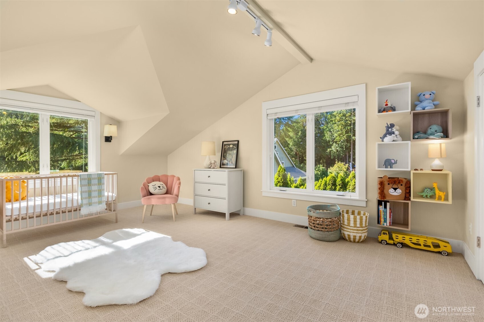 6575 NE Honeysuckle Lane